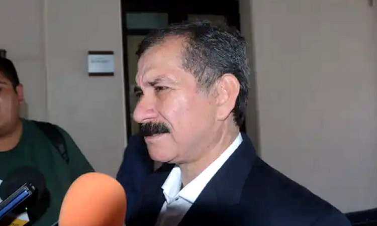 EL COLMO: ALMARAZ TIENE A RÍO BRAVO HECHO GARRAS Y “SE DICE PERSEGUIDO POLÍTICO”