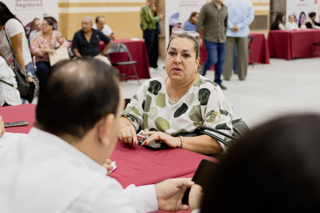 Más de 300 servicios y gestiones fueron atendidos en el programa “Martes en Tu Colonia”, que en esta ocasión se llevó a cabo en el Centro de Convenciones Mundo Nuevo.