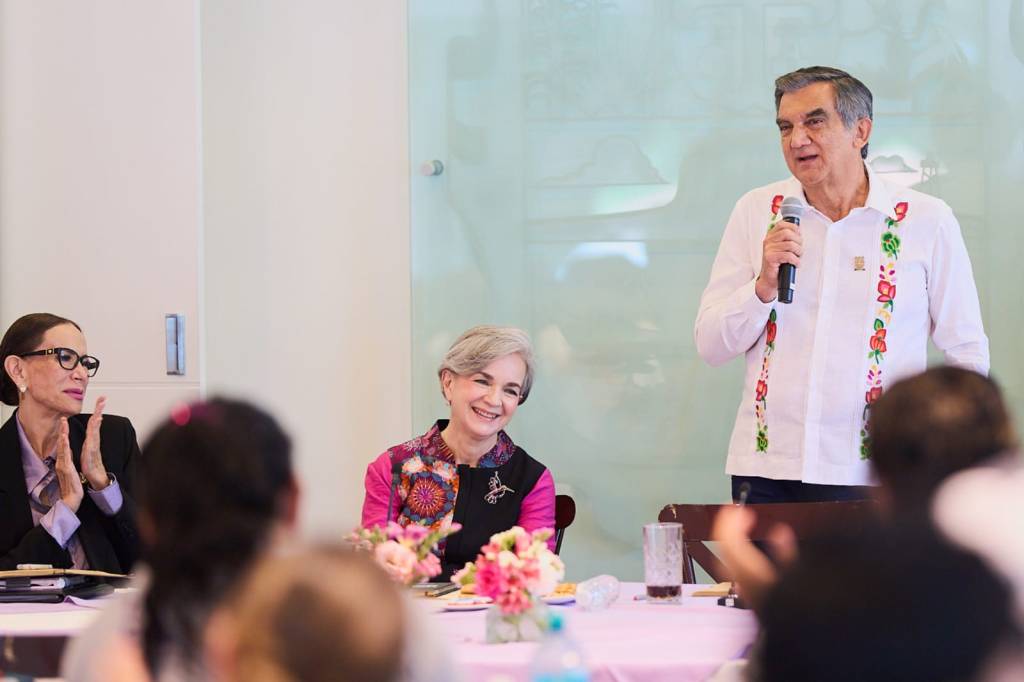 Dialogan Américo y María de Villarreal con habitantes de los polígonos de atención de Lazos del&nbsp;Bienestar