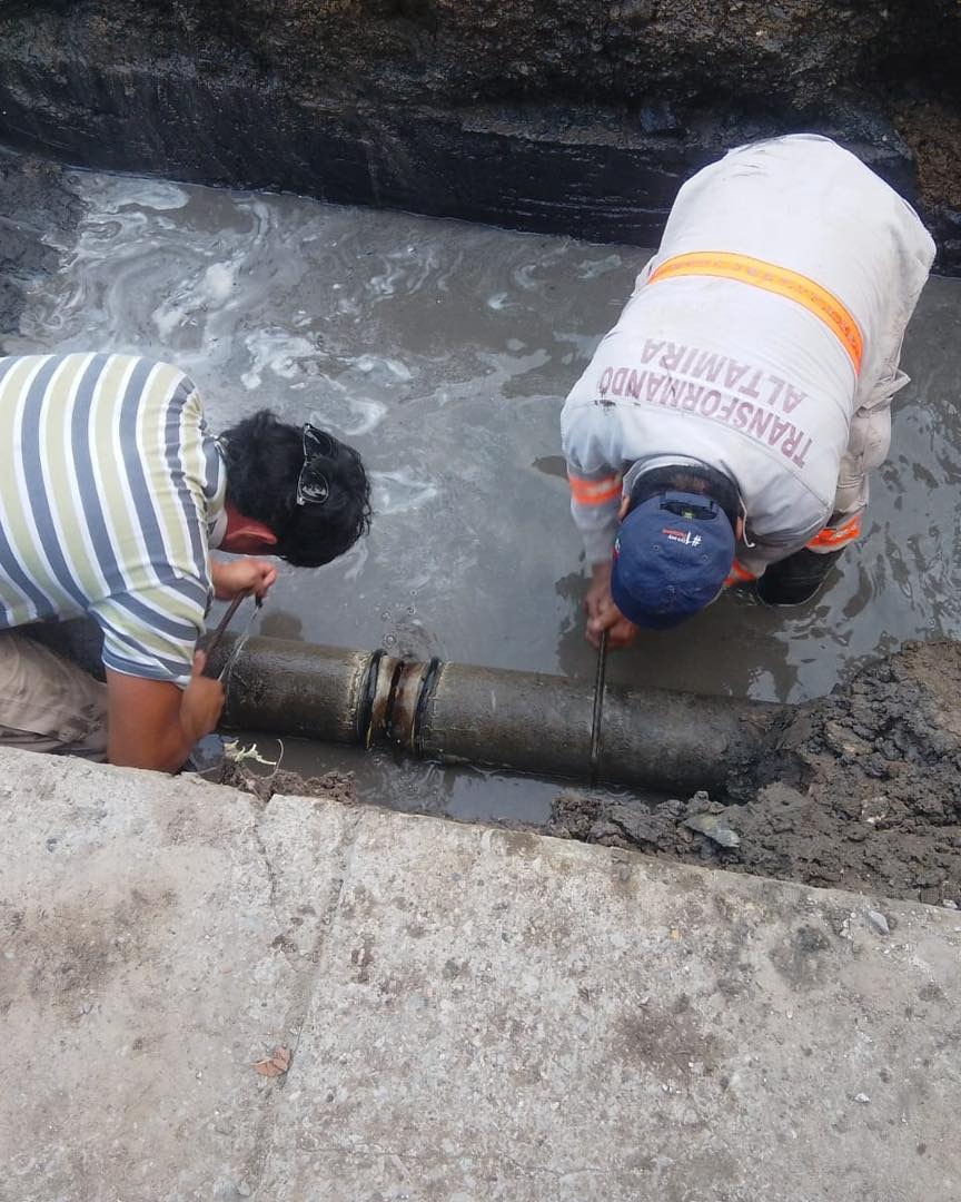 Arregla COMAPA Altamira fugas de agua en diferentes colonias