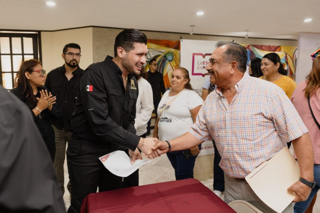 Histórica inversión en Matamoros: Entregan tarjetas de «La Escuela es Nuestra» para dignificar&nbsp;planteles