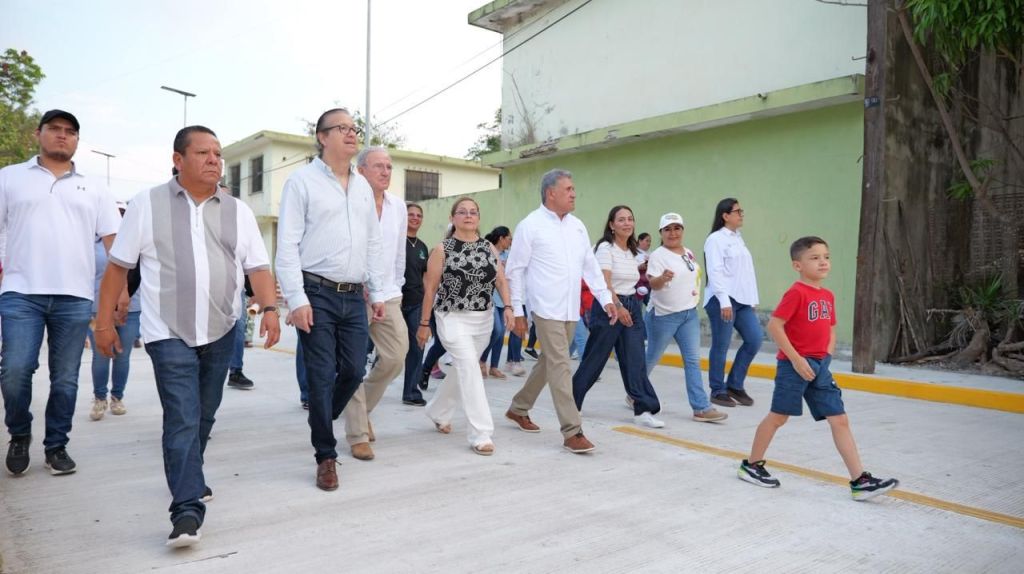Inaugura Armando Martínez más obras de pavimentación en Altamira