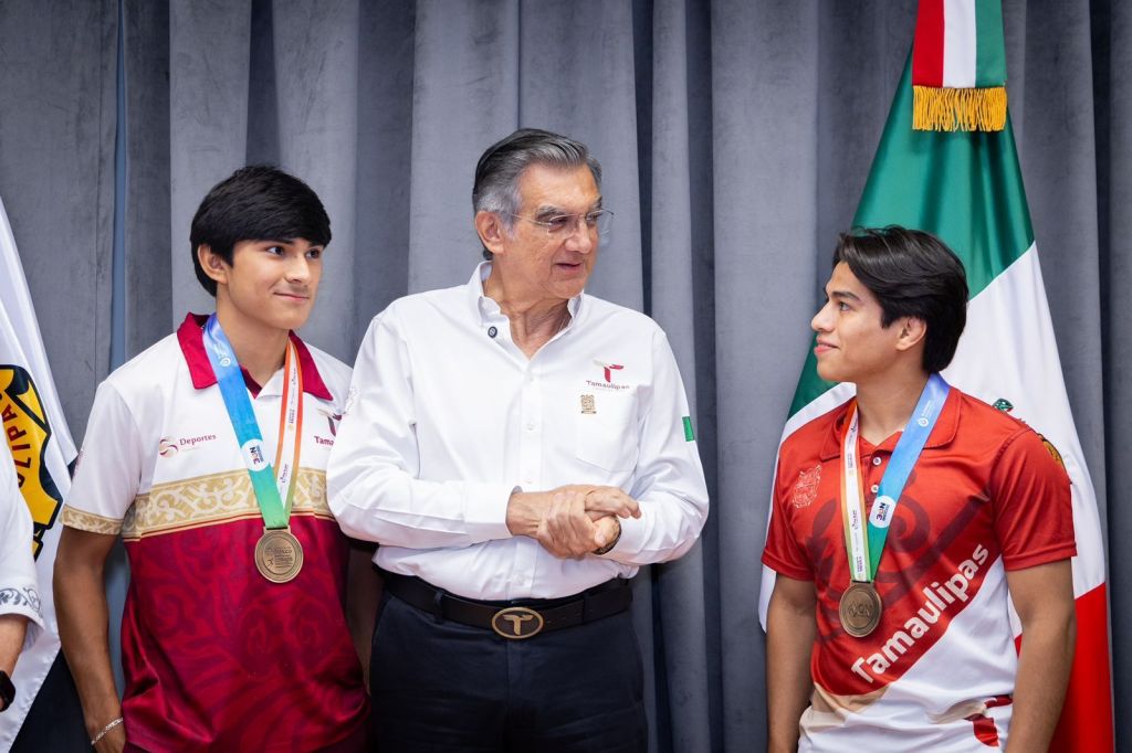 Recibe gobernador a históricos campeones&nbsp;tamaulipecos