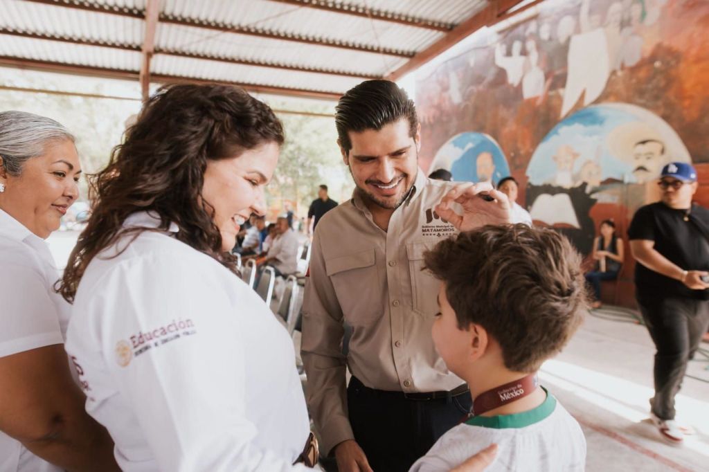 Beto Granados destaca el compromiso de la Presidenta Claudia Sheinbaum con la educación durante entrega de tarjetas de la Beca «Rita&nbsp;Cetina»