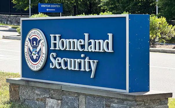 DHS niega haber dado permisos especiales a Durazo y Villarreal, según el diario La&nbsp;Opinion