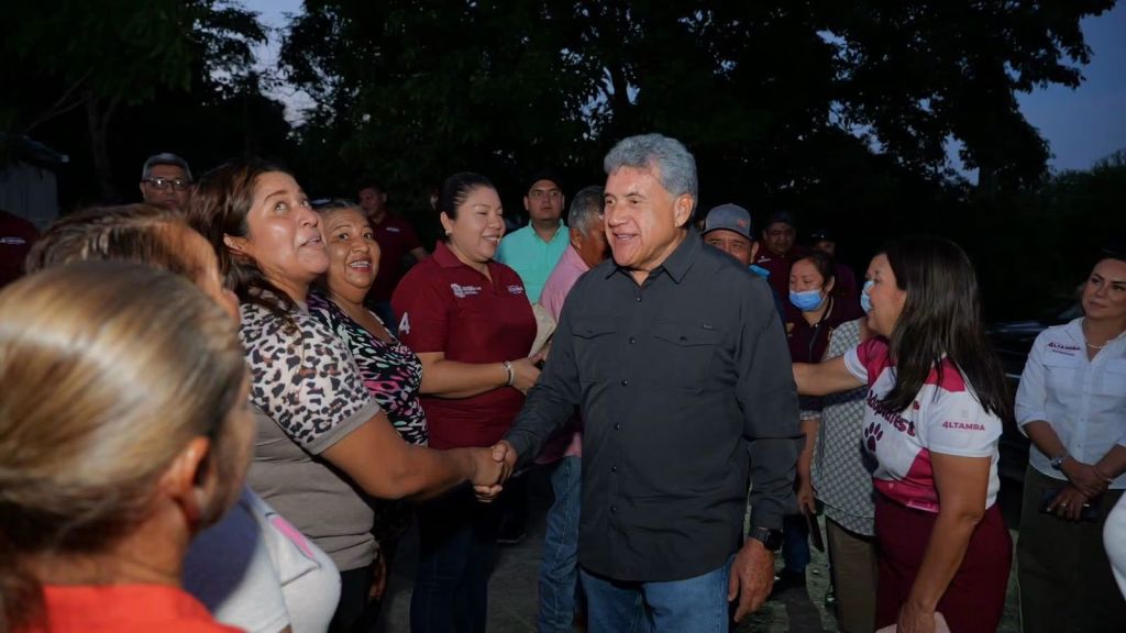 Transforma Armando Martínez la zona rural con alumbrado solar&nbsp;autónomo