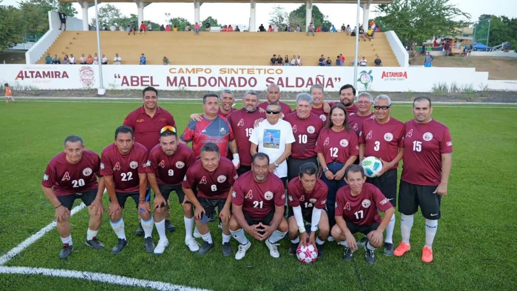 Inaugura Armando Martínez moderno campo sintético en la Unidad&nbsp;Deportiva