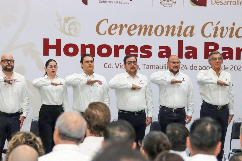 Iniciamos nueva semana, junto al Gobernador Américo Villarreal en los honores a la Bandera:&nbsp;HP.