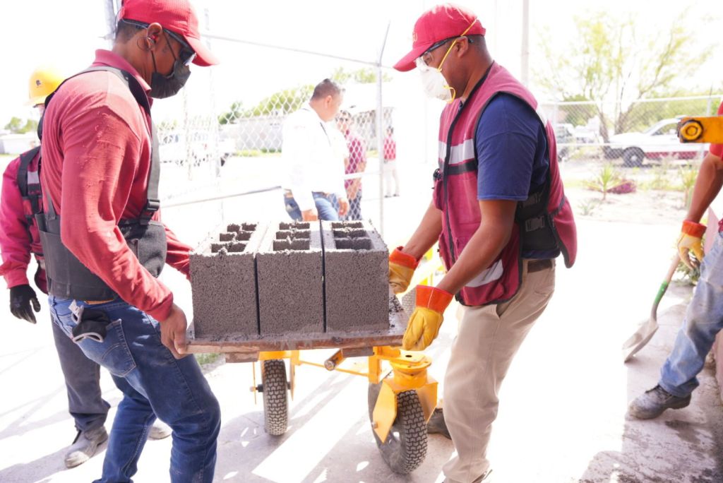 GOBIERNO MUNICIPAL ENTREGA&nbsp; 9 MIL BLOQUES A FAMILIAS PARA APOYAR EL MEJORAMIENTO DE&nbsp;VIVIENDAS