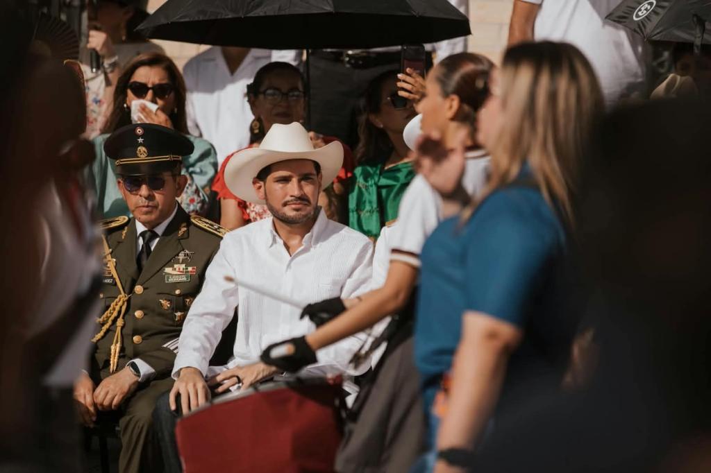 Beto Granados encabeza desfile patrio y reporta saldo blanco en&nbsp;festividades