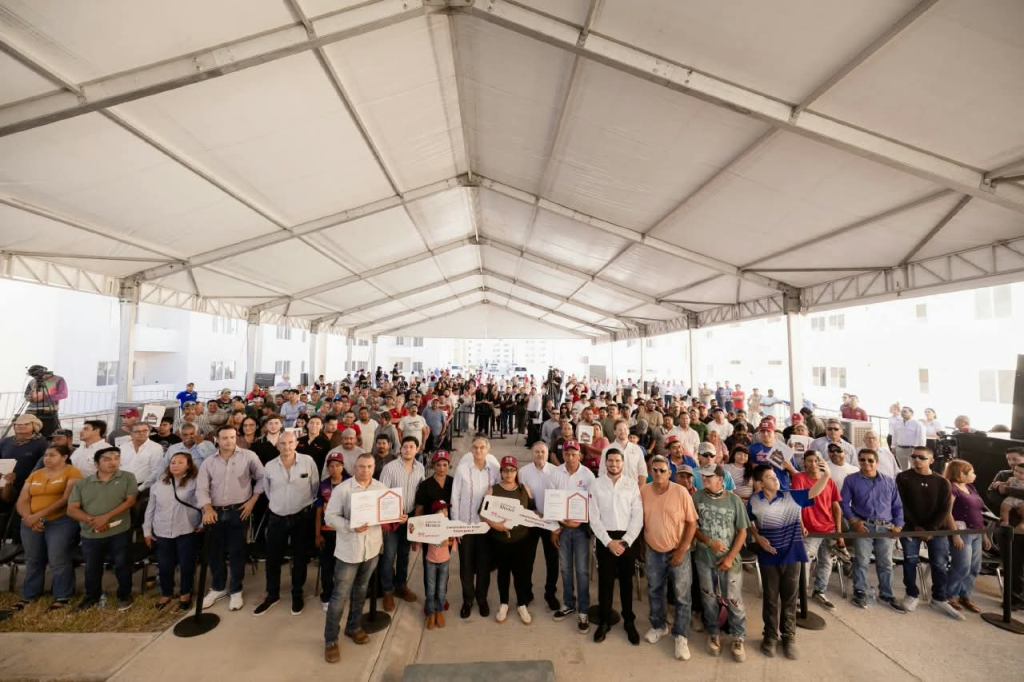 Beto Granados y Américo Villarreal entregan 160 viviendas de Infonavit en&nbsp;Matamoros
