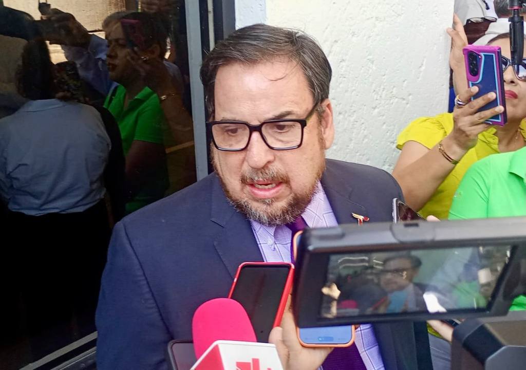 Respaldan madres y padres de familia la regulación de celulares en&nbsp;escuelas