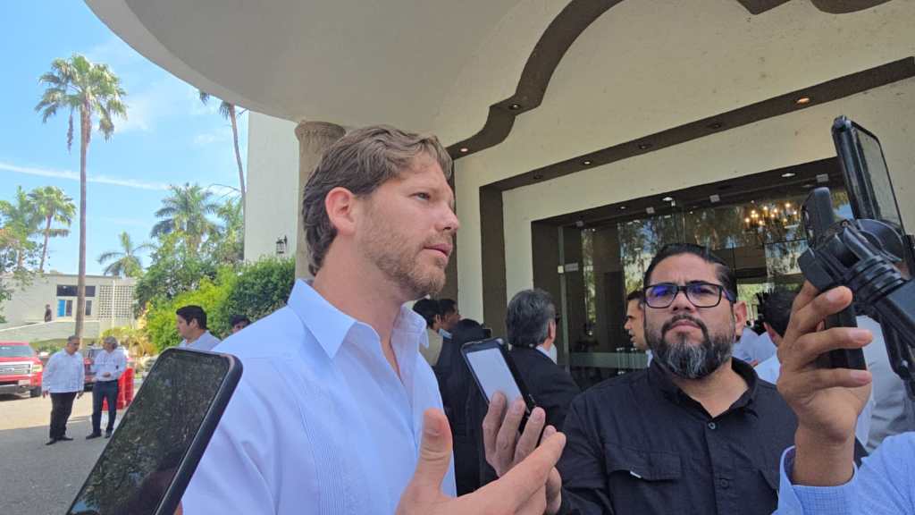 Karl Becker Hernández atiende derrame en el río tras lluvias y defiende la planeación urbana en&nbsp;Tamaulipas
