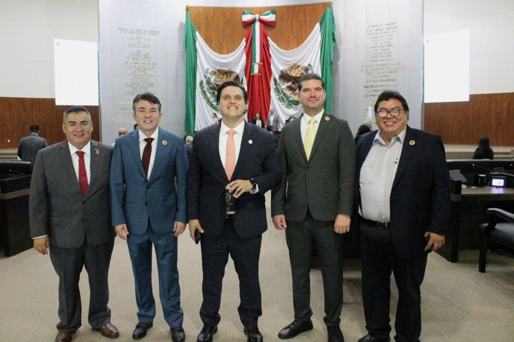 Siendo mexicano no necesitas más, y sobre todo en responsabilidades tan grandes:&nbsp;HP