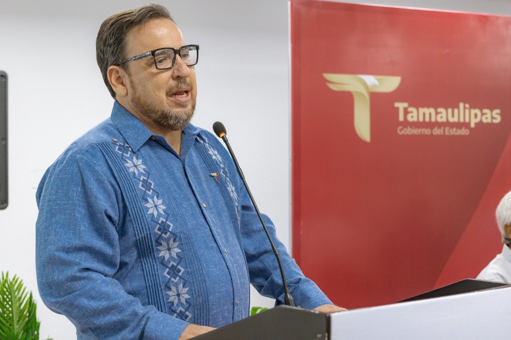 Reconoce SET derechos laborales con entrega de 44 nombramientos a trabajadores de la educación