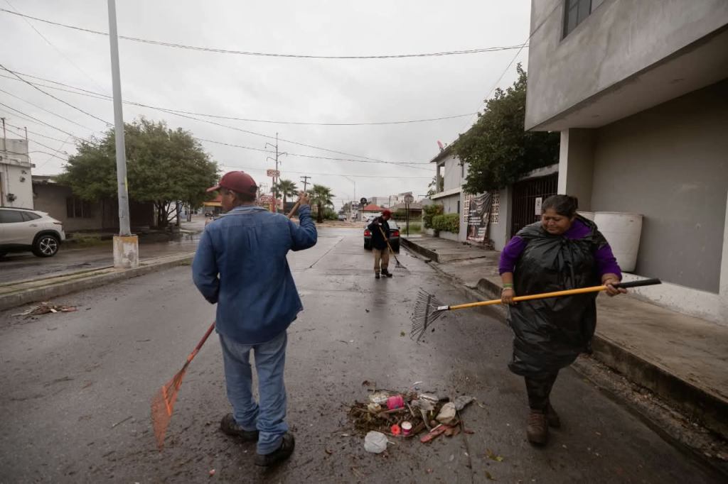 Beto Granados acelera maniobras de desagüe y reduce niveles de inundación en Matamoros